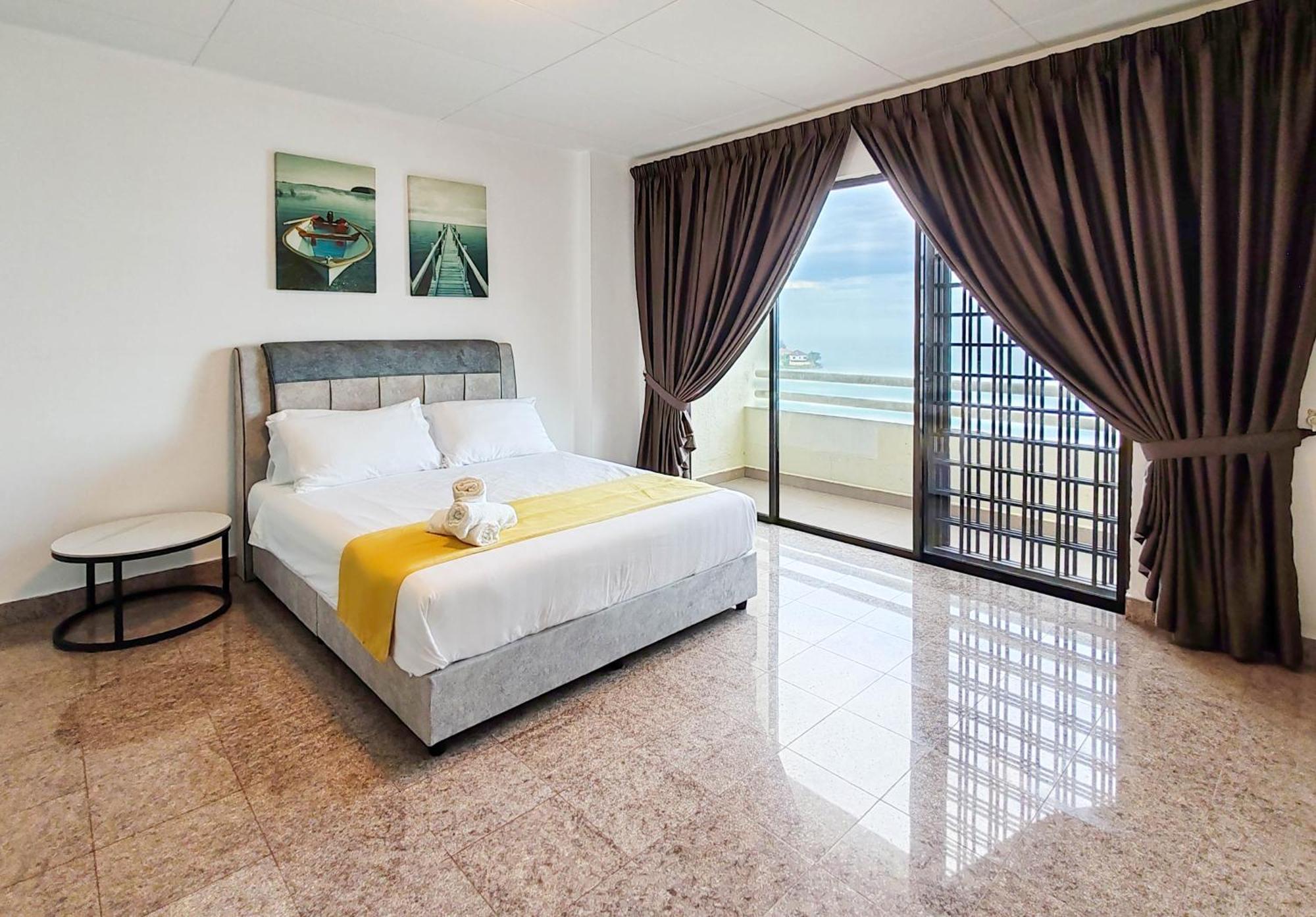 'Newly Refurbished' 'Sunny Seaview' At Regency With 2 Carpark By Shine Stay Порт-Диксон Экстерьер фото
